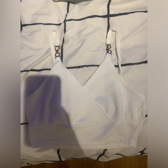 Twist with gold chain top - Picture 2 of 2